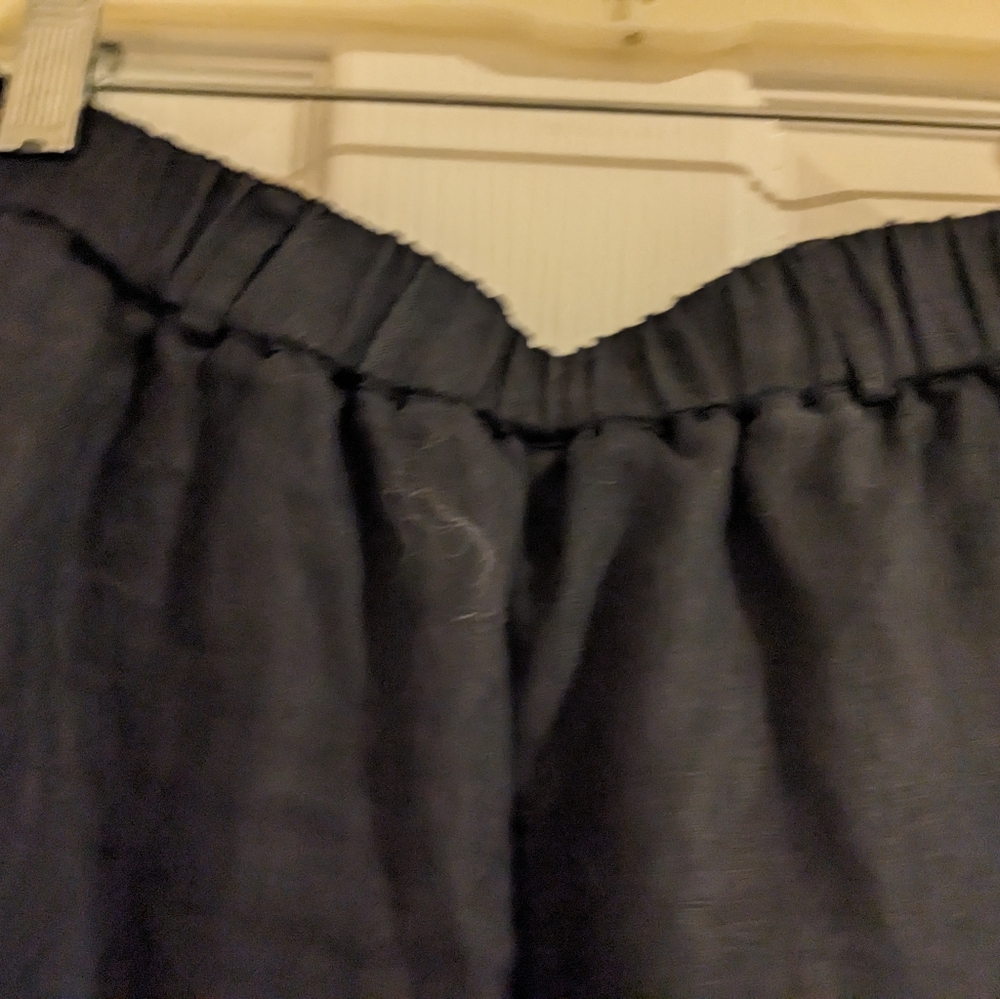 Quince Women's Black Cropped Linen Pants - Picture 3 of 6